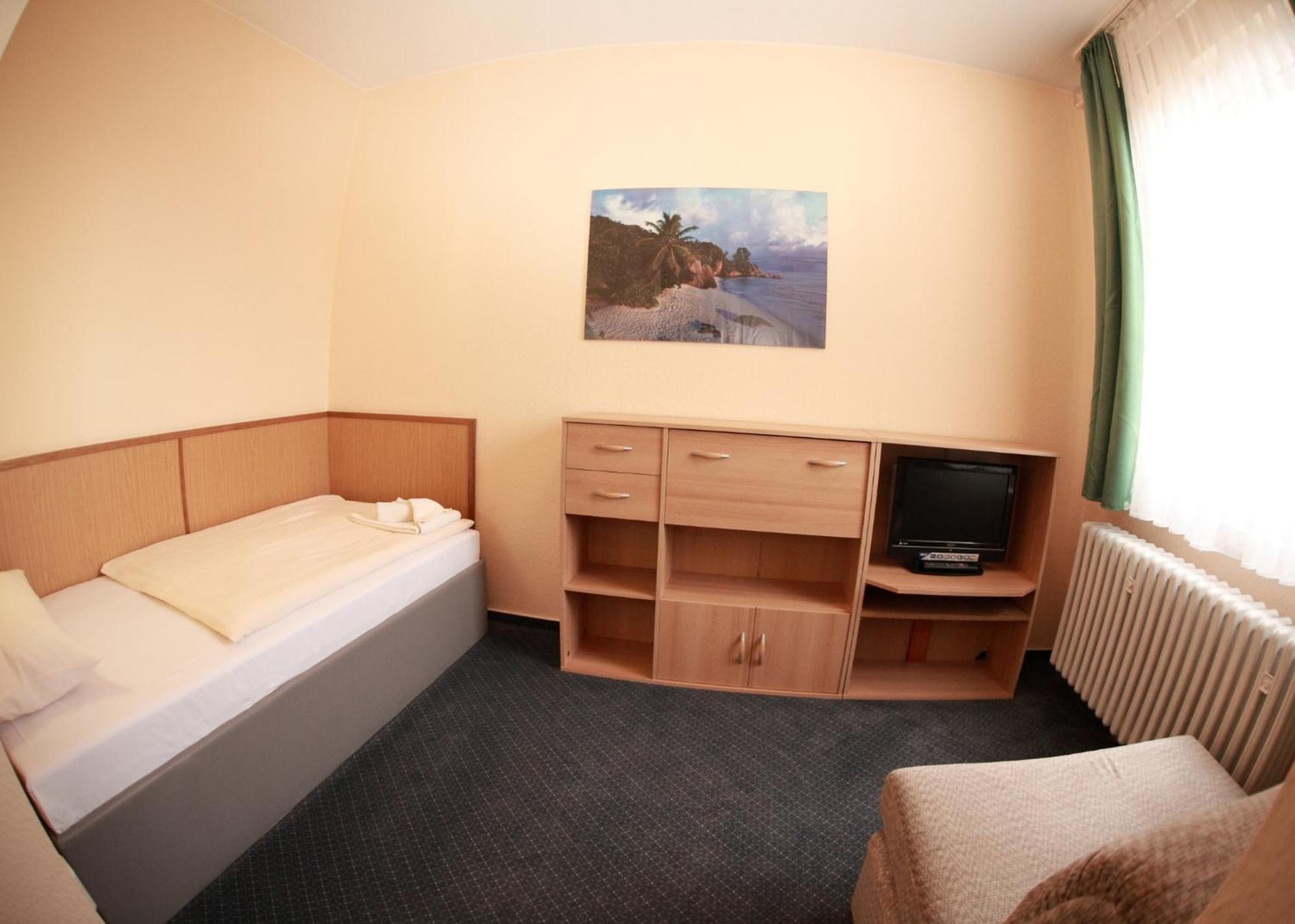 Hotel Bertramshof Wismar Room photo