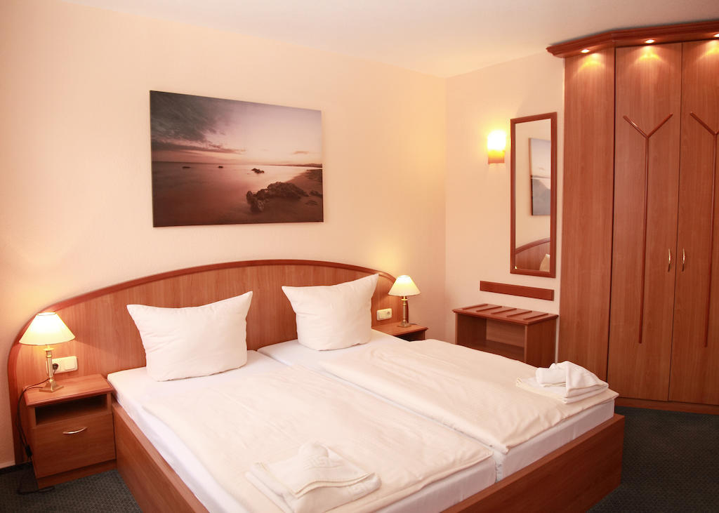 Hotel Bertramshof Wismar Room photo